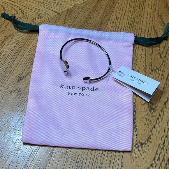 NWT KATE SPADE HEART ARROW SILVER CUFF BRACELET - Picture 9 of 11